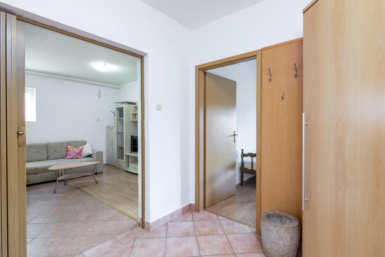 Apartment Buzet 17562A ภายนอก รูปภาพ
