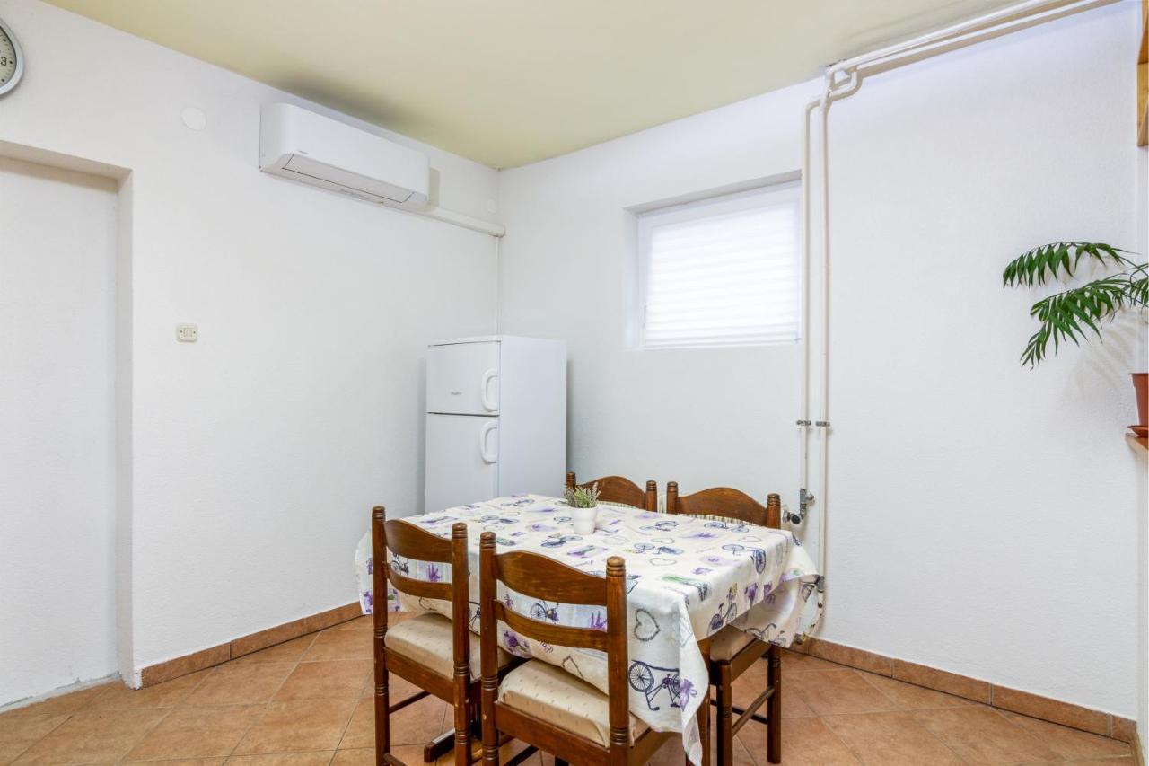 Apartment Buzet 17562A ภายนอก รูปภาพ